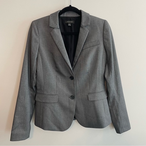 ANN TAYLOR Notched Collar 2 Button Blazer - Gray, Size 2 TALL - Picture 1 of 10